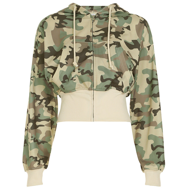 Street Camouflage Two-Piece Set – Hooded Crop Sweatshirt & Straight-Leg Sweatpants