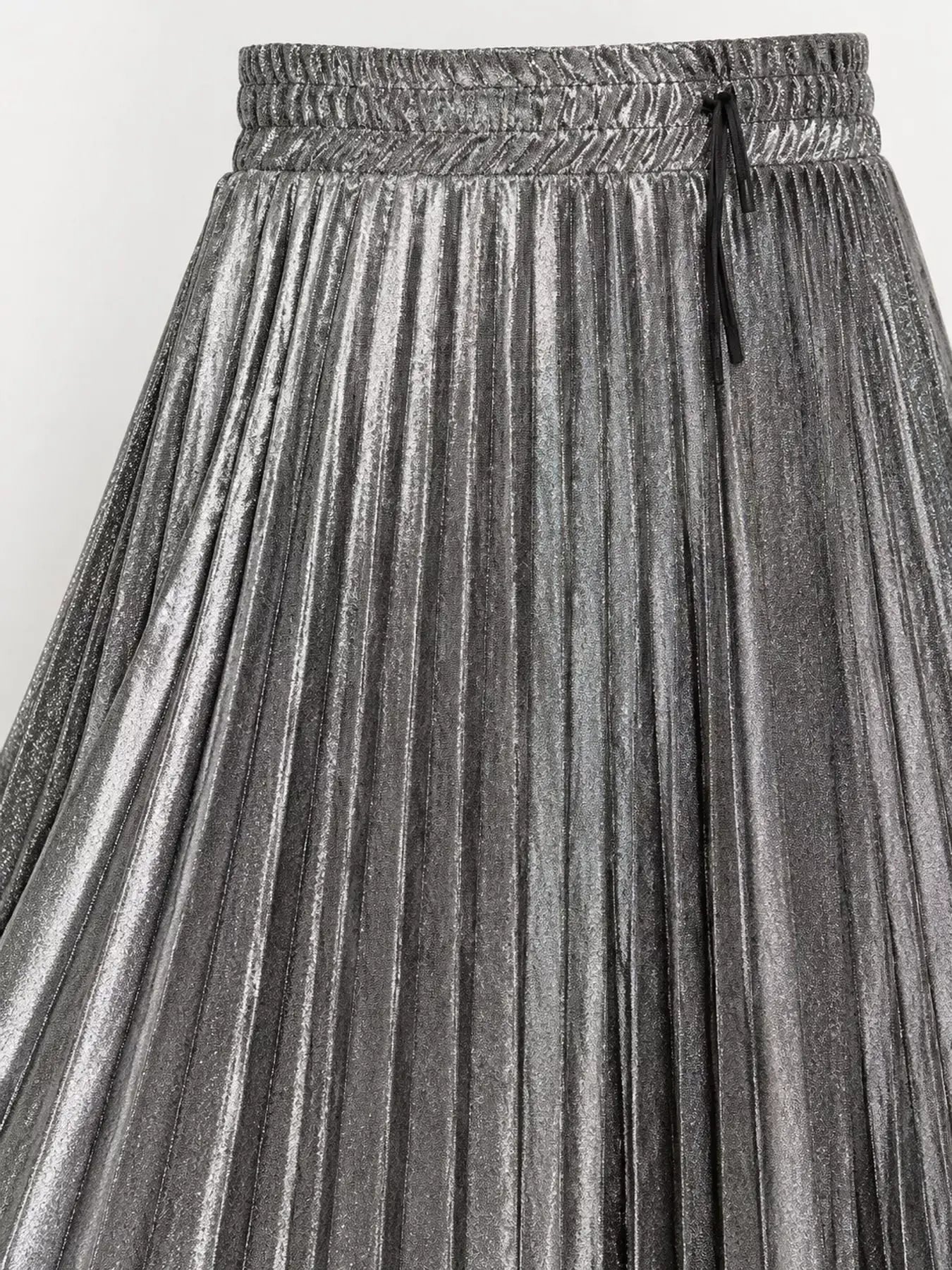 High-Waisted Metallic Pleated Maxi Skirt in Glamorous Silver with elastic waistband and pleated texture.