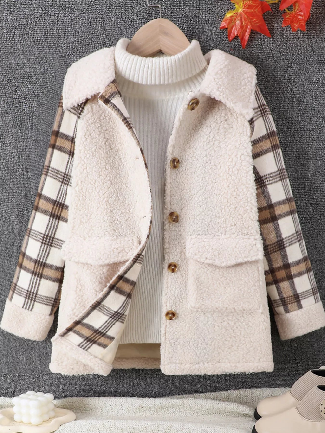 Children’s Cozy Fleece Jacket – Plaid Sleeve Hooded Outerwear for Boys & Girls